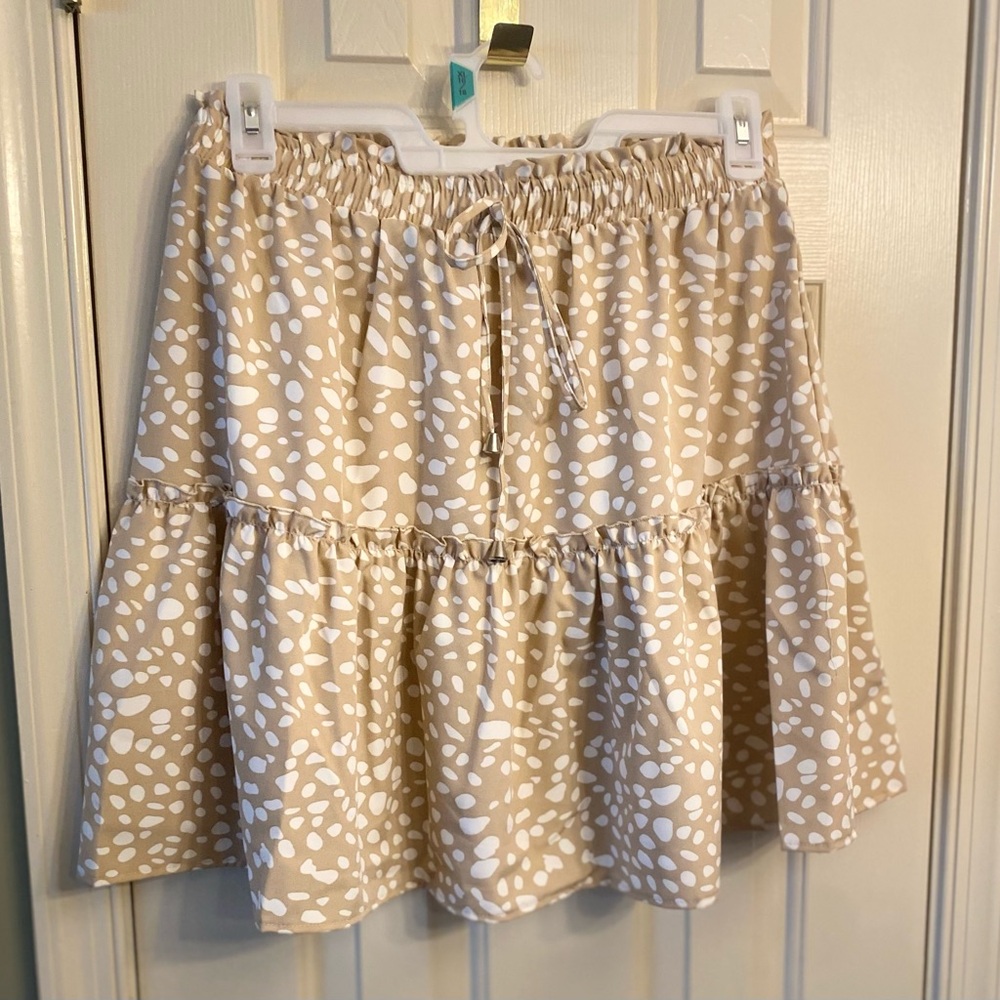 Beige and White Tiered Skirt